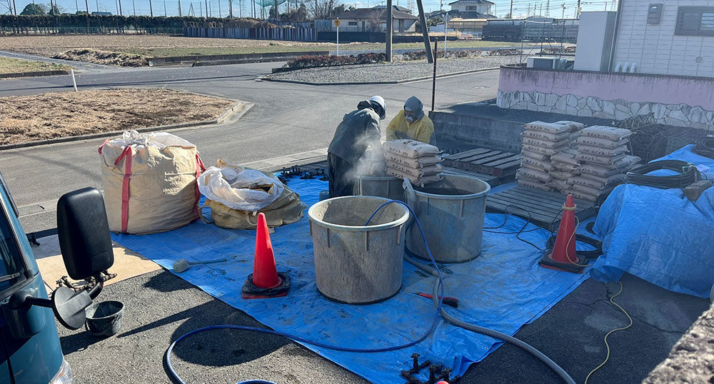 二階建て住宅の不同沈下修正セメント流し込み（埼玉県北葛飾郡）