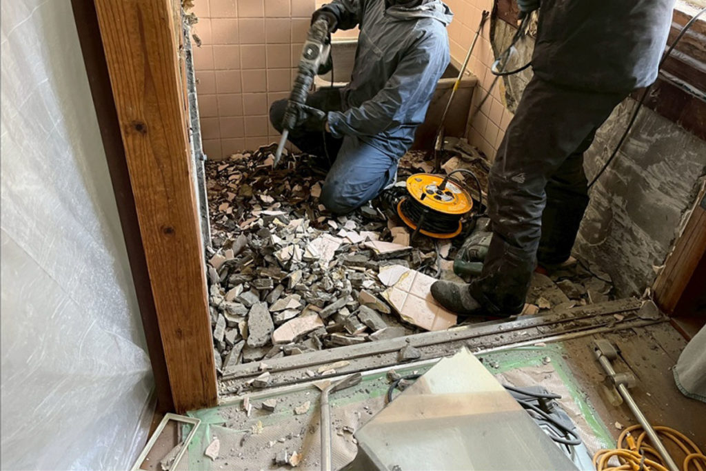 沈下修正の土台上げ工法の前工事