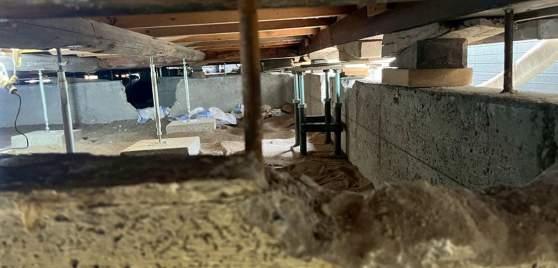 土台上げ工法によるジャッキアップ