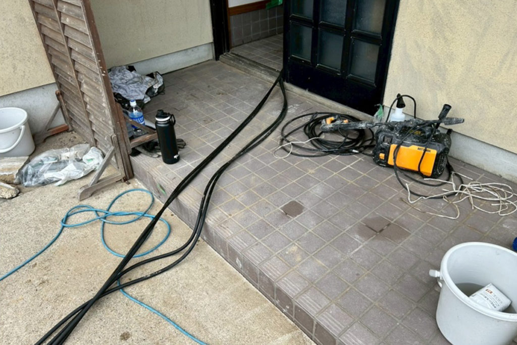 沈下修正工事ジャッキアップ（石川県羽咋市）