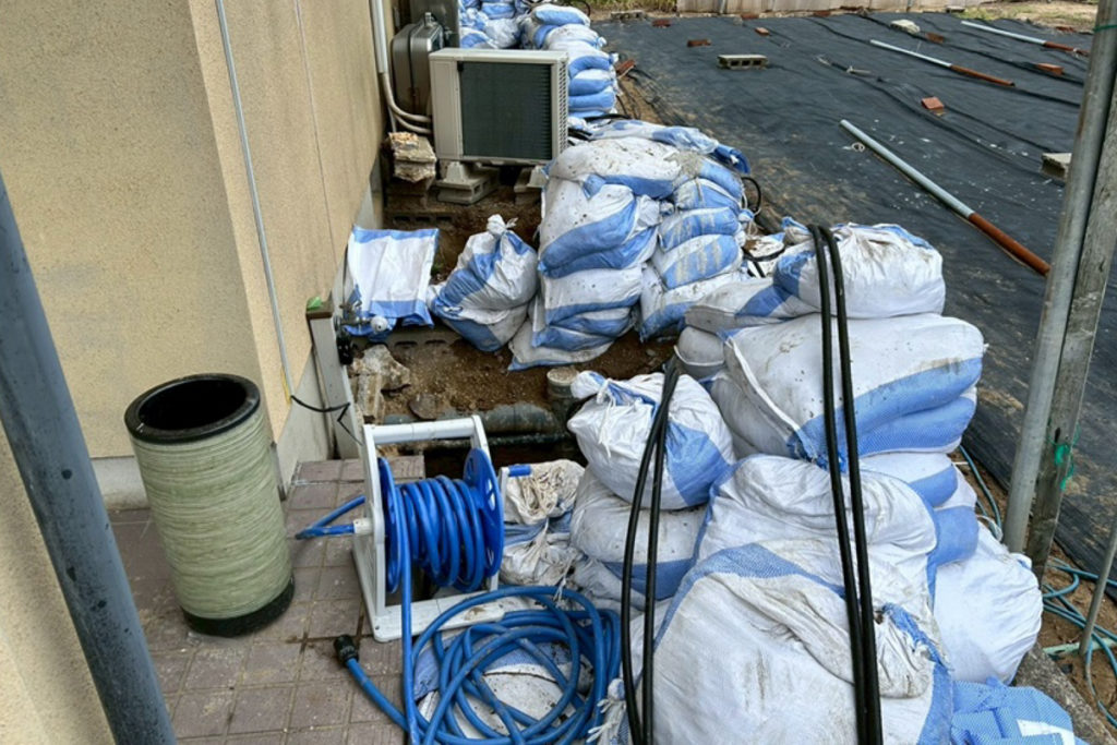 沈下修正工事ジャッキアップ（石川県羽咋市）