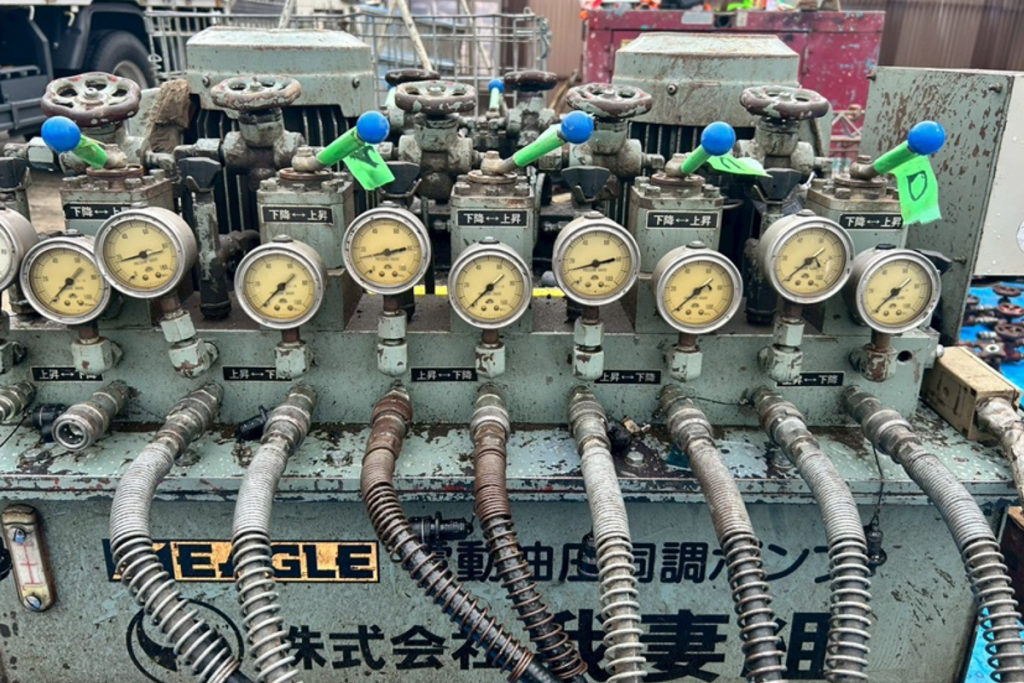 沈下修正工事ジャッキアップ（石川県羽咋市）