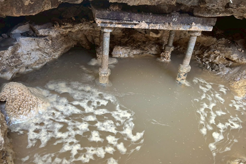 沈下修正工事ジャッキアップ（石川県羽咋市）