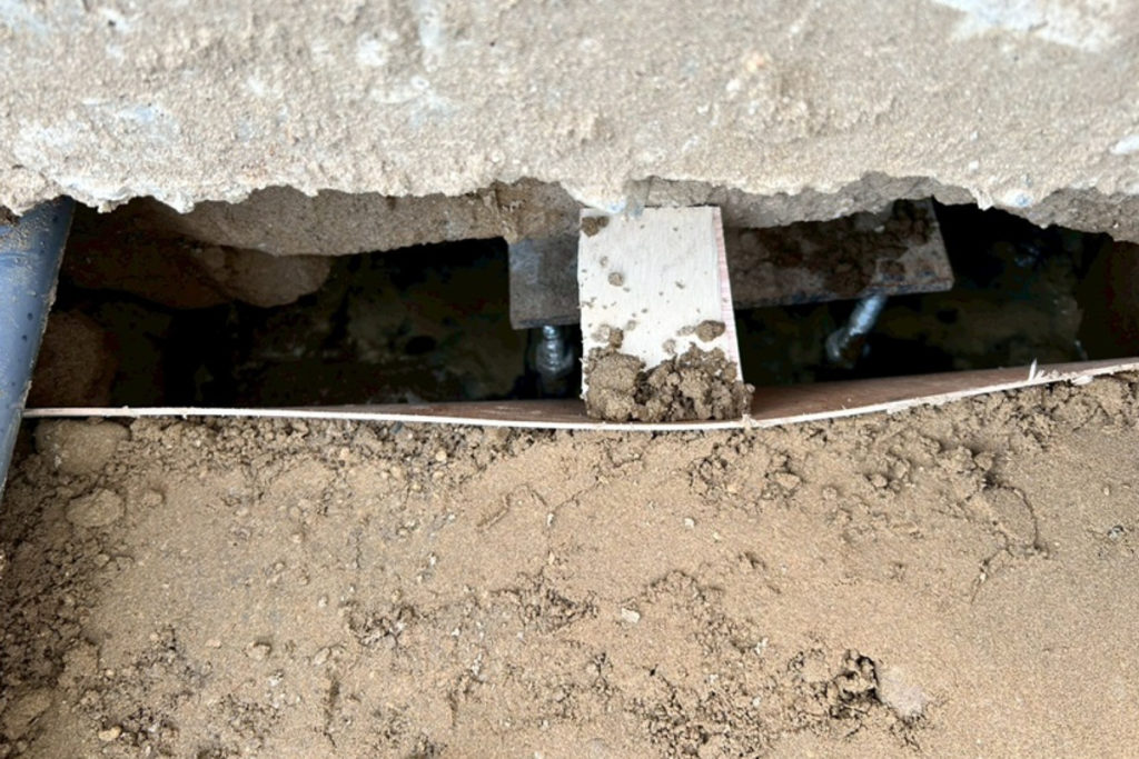 沈下修正工事隙間充填（石川県羽咋市）