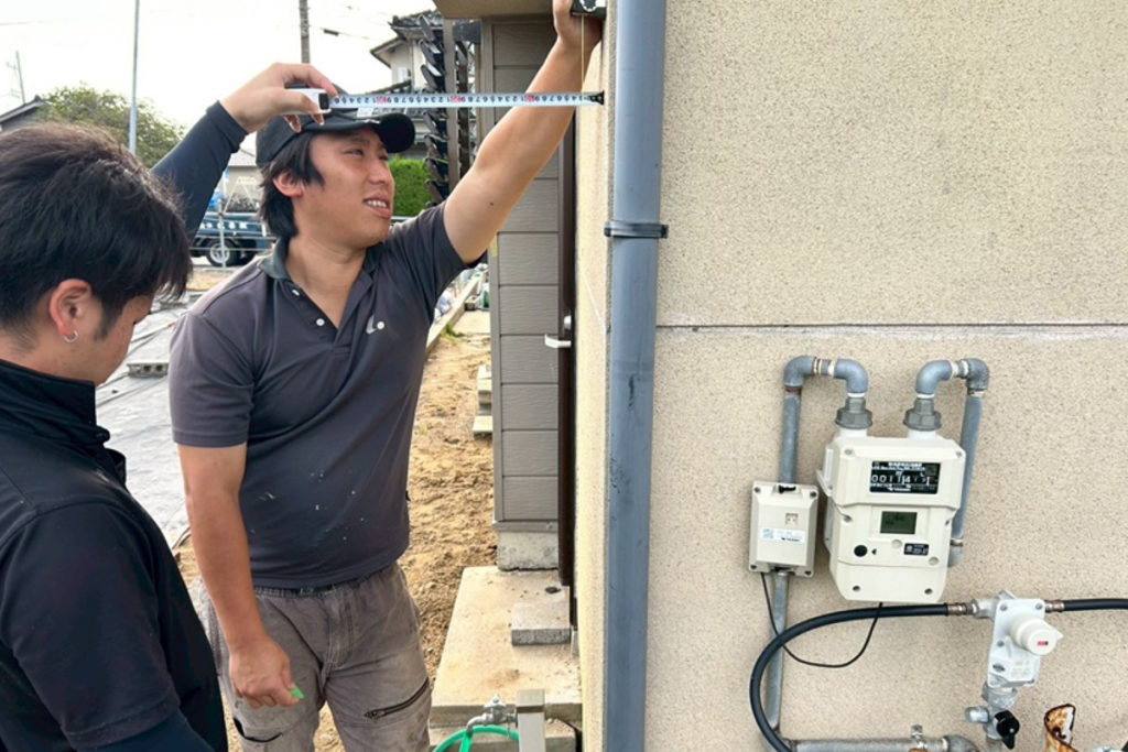 沈下修正工事施工後傾斜レベル測定（石川県羽咋市）