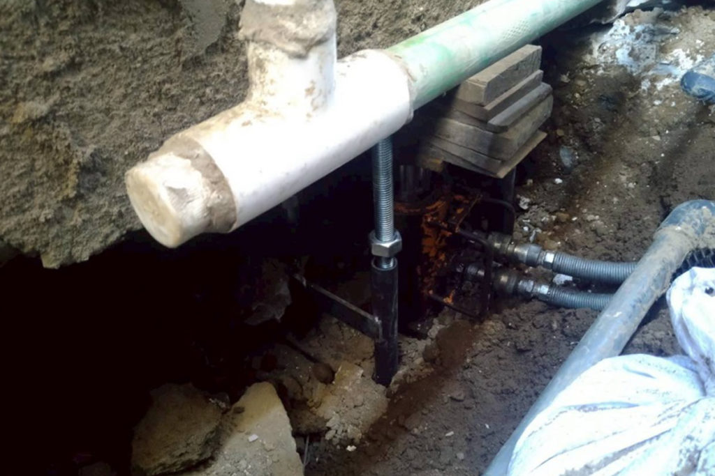 沈下修正工事（千葉県市川市）