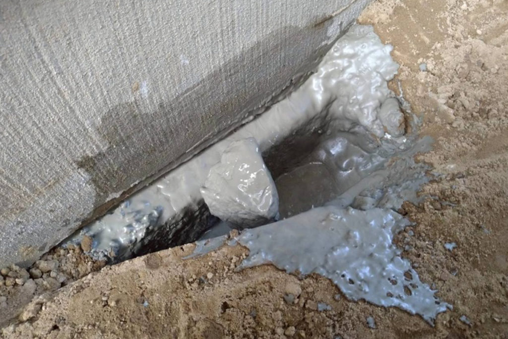 沈下修正工事（千葉県市川市）